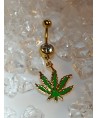piercing nombril cannabis couleur doré strass blanc feuille verte