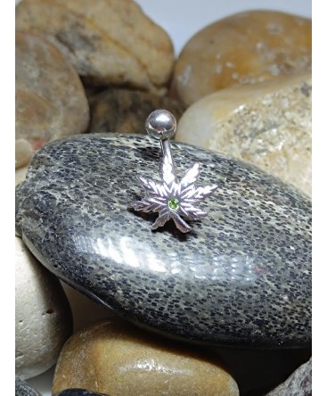 piercing nombril feuille de cannabis strass vert