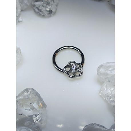 Piercing anneau clickers nez stud oreille lobe conch bijou septum narine helix daith fleur strass blanc septum